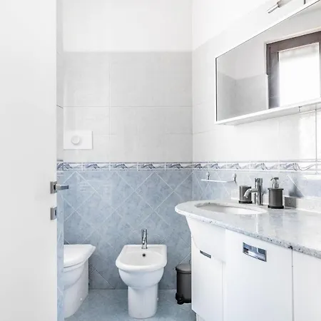 - Bocconi E Navigli - Spacious 3br 95 M - Free Parking * Milano